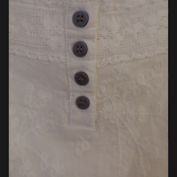 Dressbarn White Embroidered Lace Blouse | Cottagecore Top | Size 1X - Picture 5 of 5
